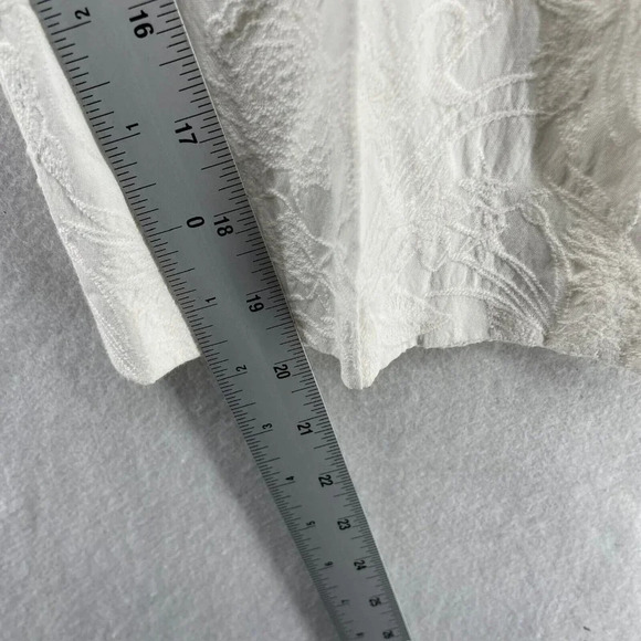 Guess Capri Pants Women's Sz 0 Ivory Embroidered Floral Low-Rise Straight Leg - Picture 5 of 11